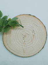 Load image into Gallery viewer, Spring Leaf Earrings
